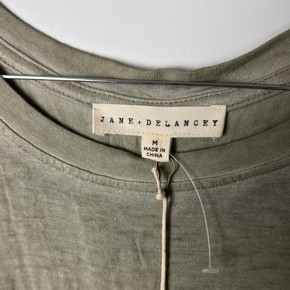 Jane + Delancey Sage Green Tank Top Sz M NWT - Picture 2 of 4